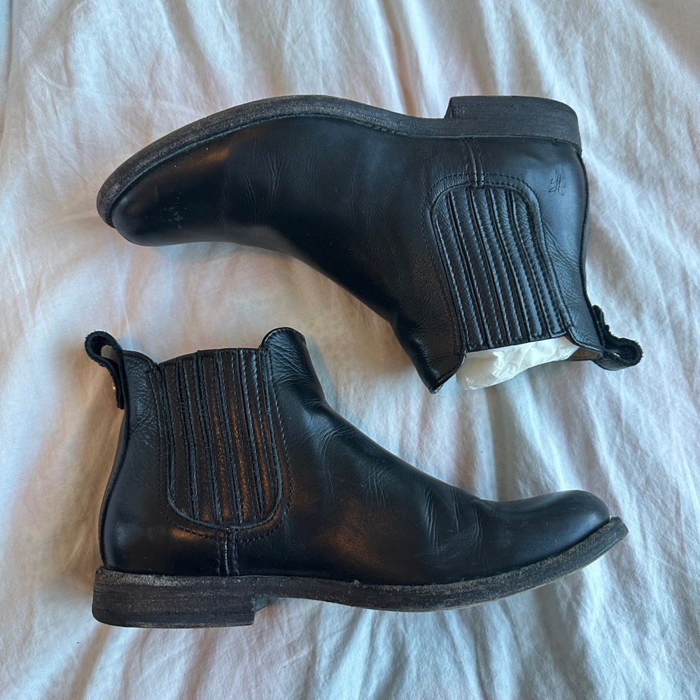 Frye Philip Chelsea Boot Black 7